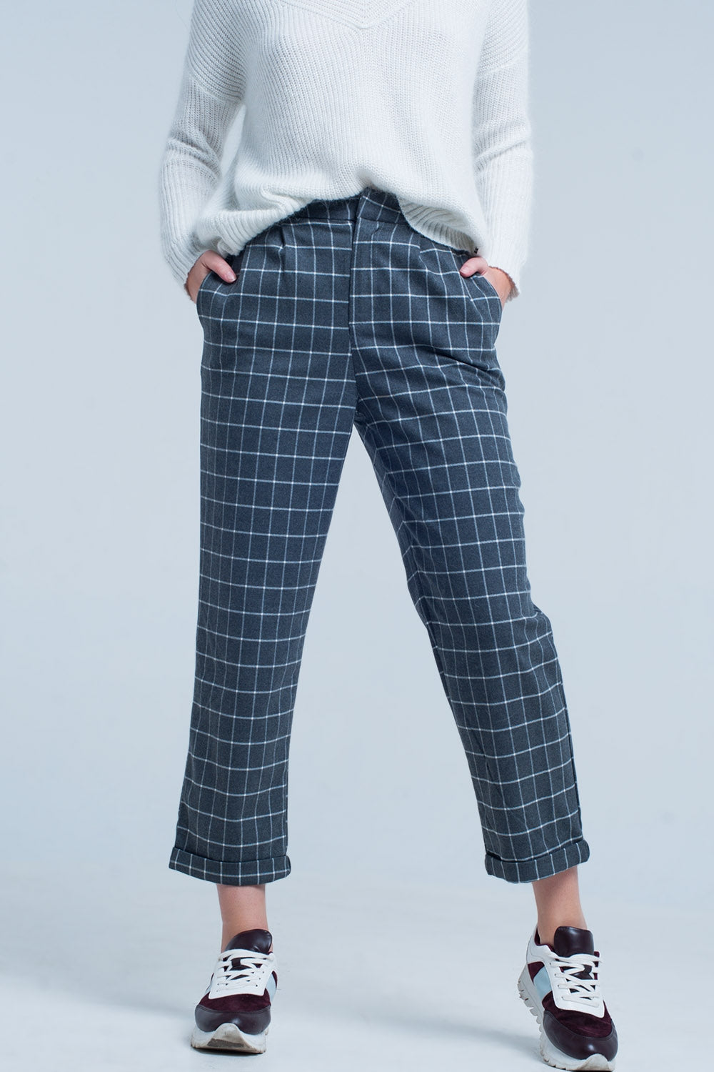 Pantalone grigio in stampa a quadri