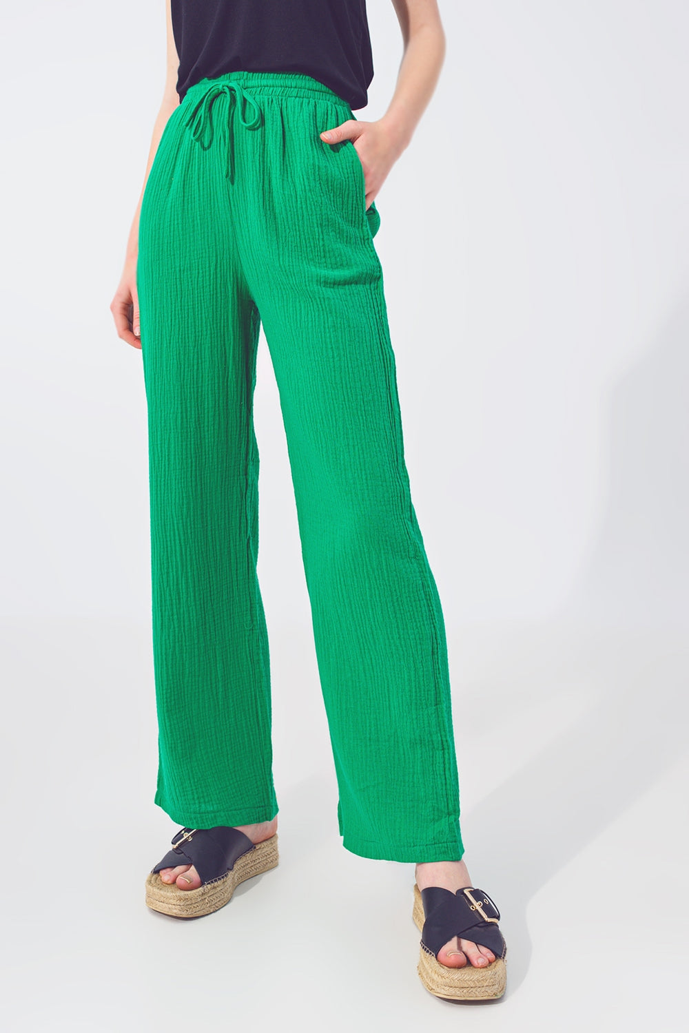 Q2 Pantalone Lungo e Strutturati di Colore Verde