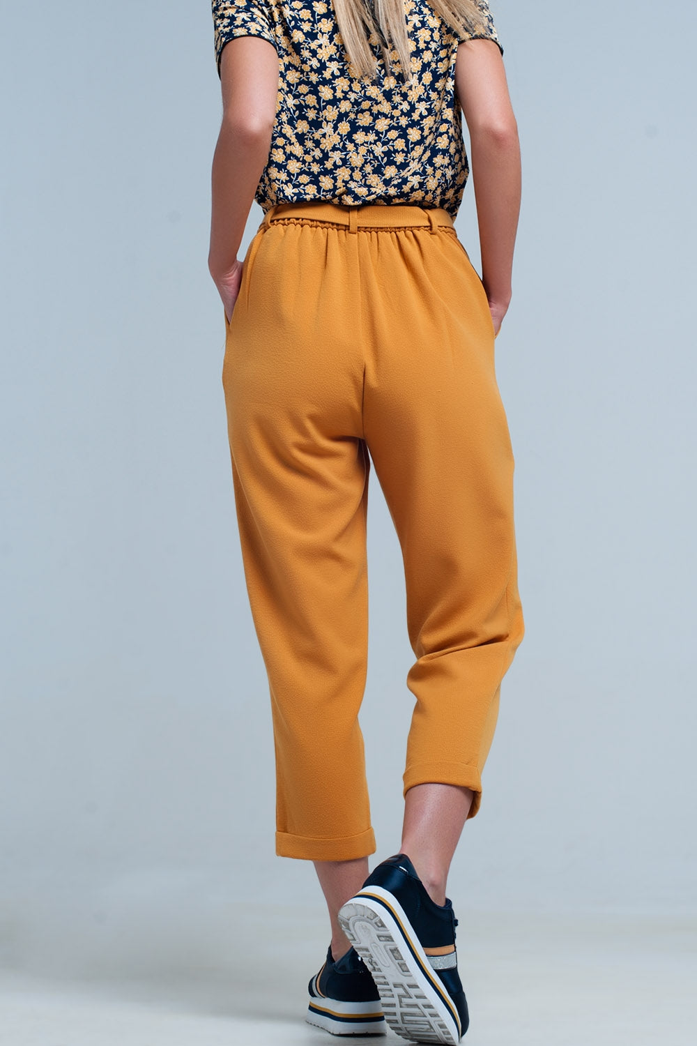 Pantalone senape a vita alta con cintura