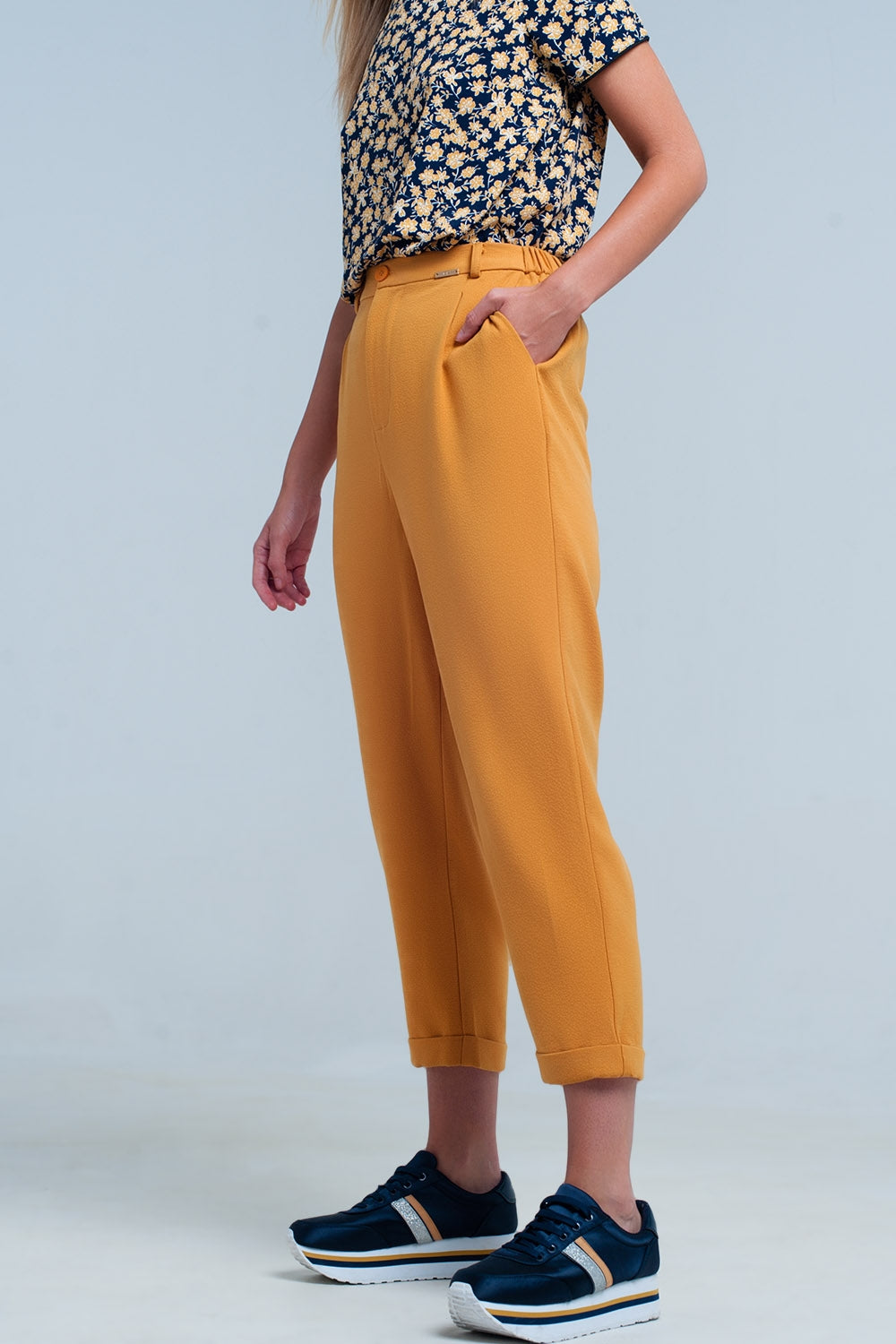 Pantalone senape a vita alta con cintura
