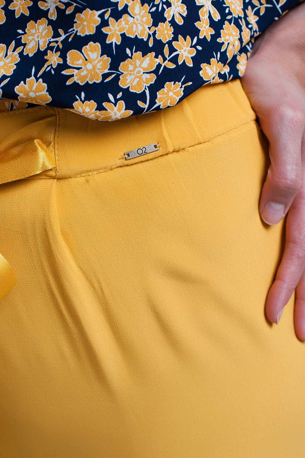 Pantalone senape con Cintura in raso