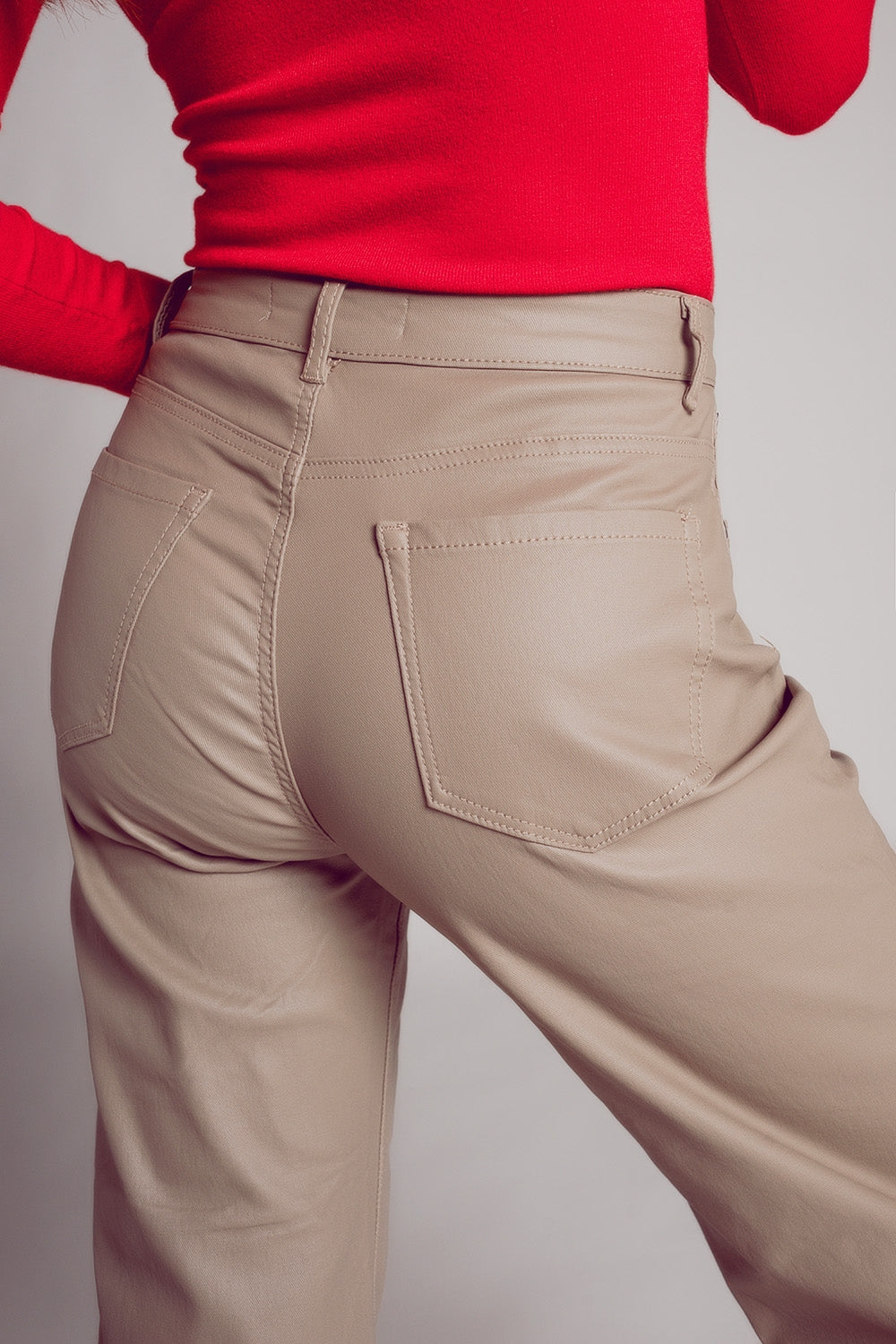 Pantaloni a fondo ampio in pelle sintetica beige