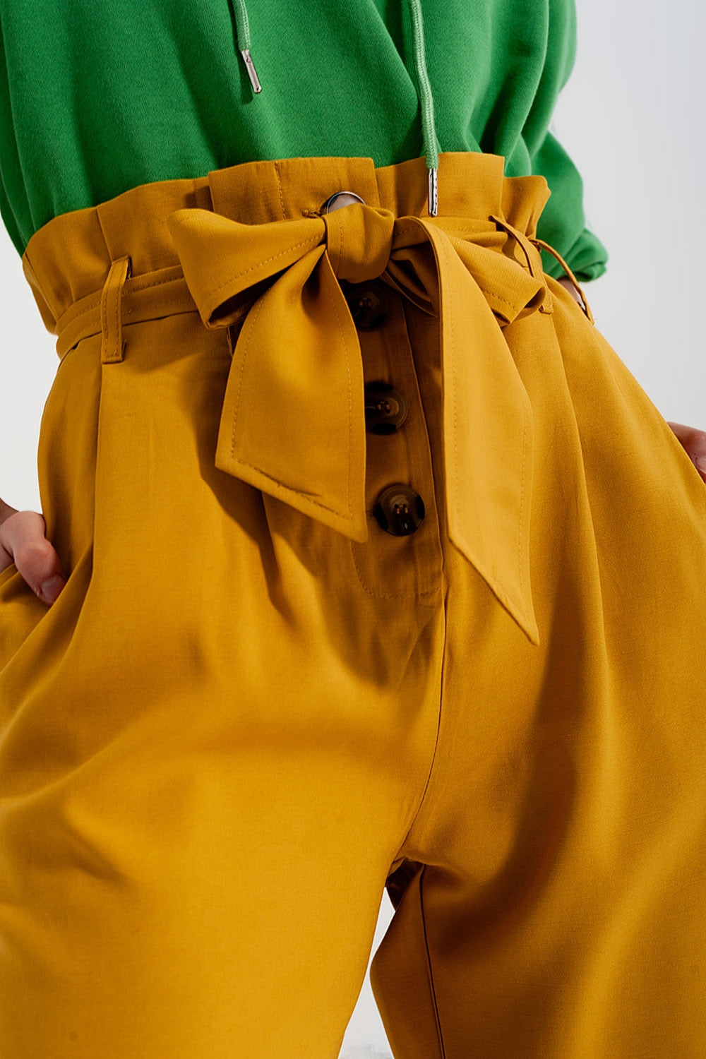 Pantaloni a vita alta con cintura giallo