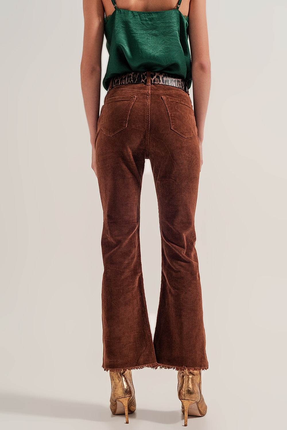 Pantaloni a zampa in velluto a coste color marrone