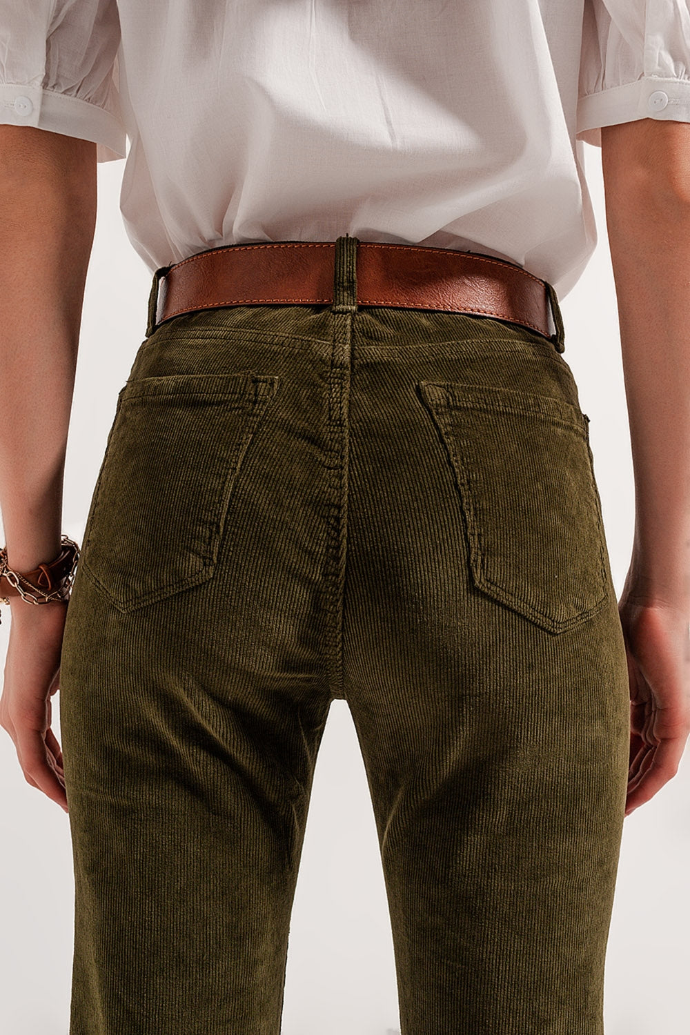 Pantaloni a zampa in velluto a coste color verde