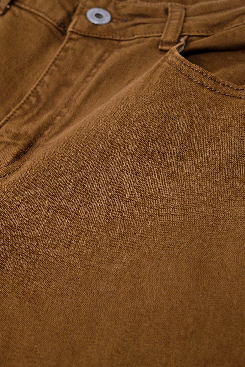 Pantaloni cammello a gamba larga con stampa leopardata sul fondo