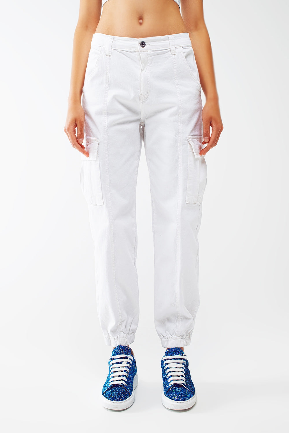 Q2 pantaloni cargo bianchi con vita e orlo elasticizzati