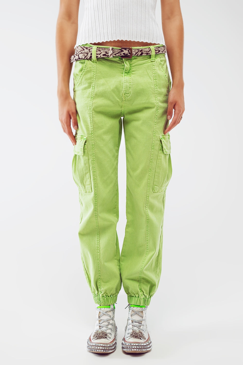 Pantaloni cargo verde menta con vita e fondo elasticizzati