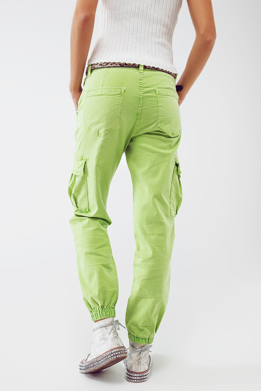 Pantaloni cargo verde menta con vita e fondo elasticizzati