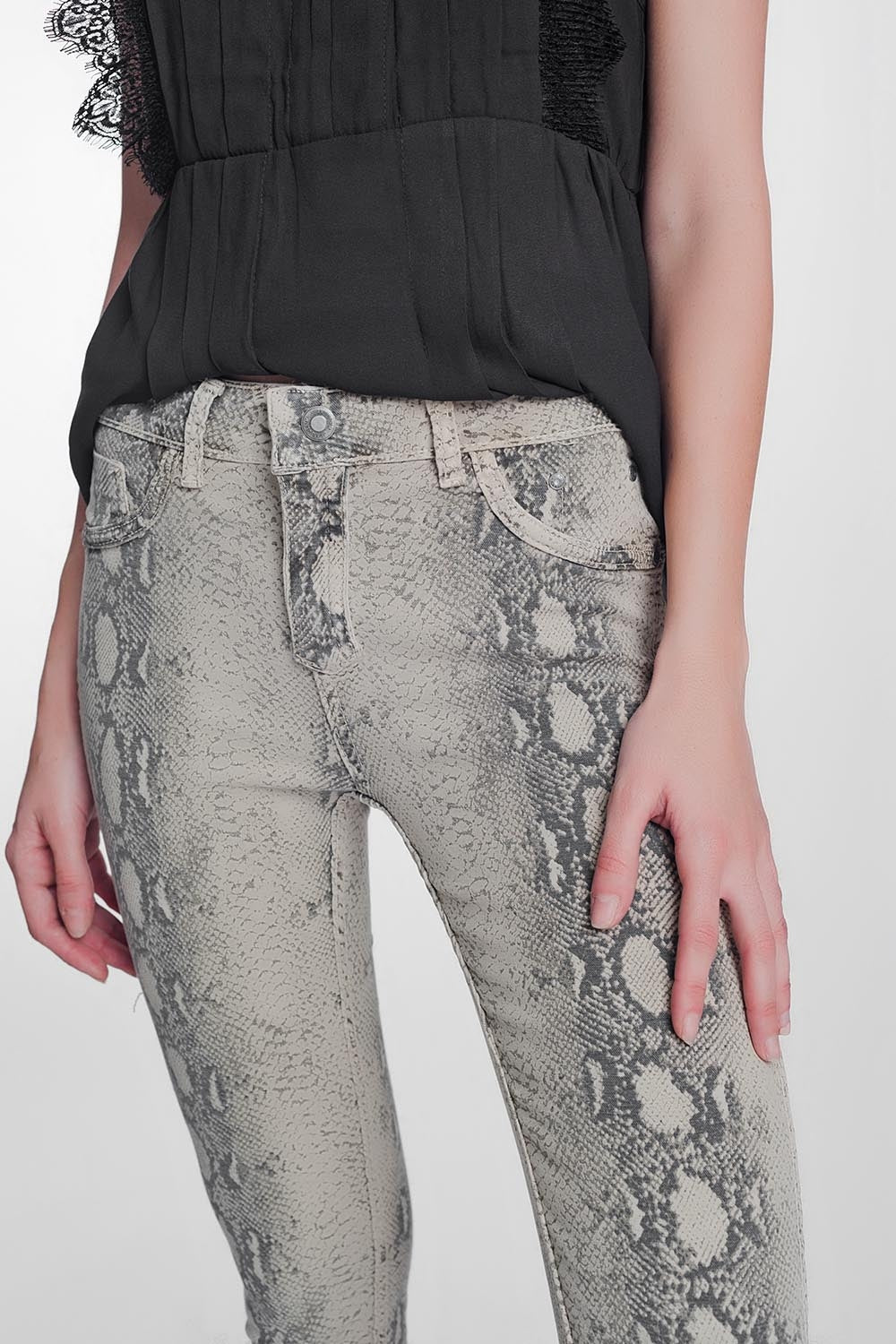 Pantaloni double-face skinny in vernice pitonati