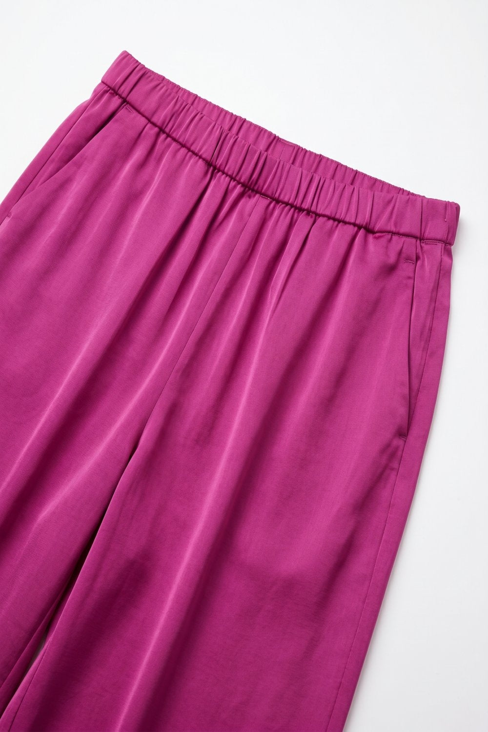Pantaloni fucsia in raso leggero a gamba larga con vita elastica