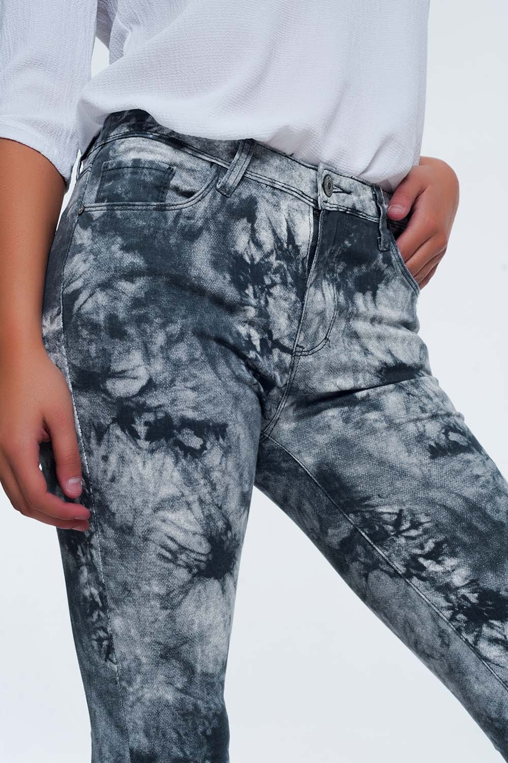 Q2 Pantaloni grigi colorati slim