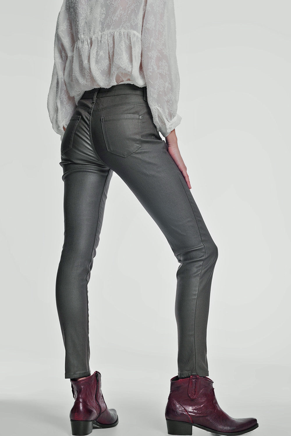 Pantaloni in tessuto spalmato cachi