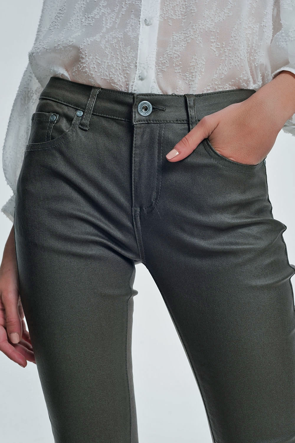Pantaloni in tessuto spalmato cachi