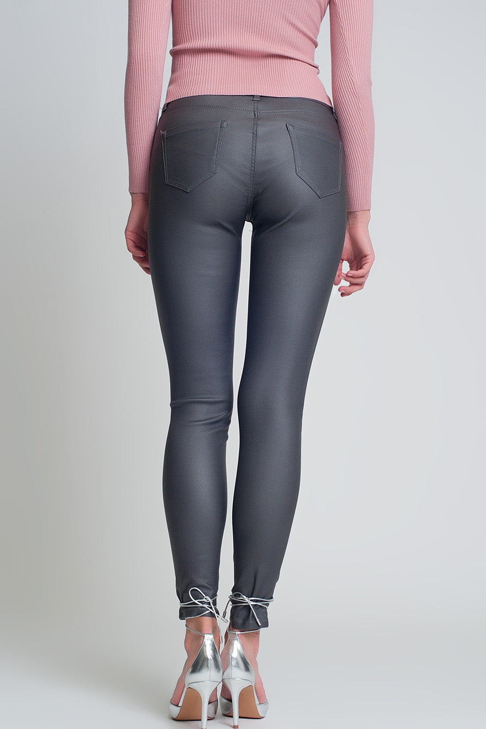 Pantaloni in tessuto spalmato grigio