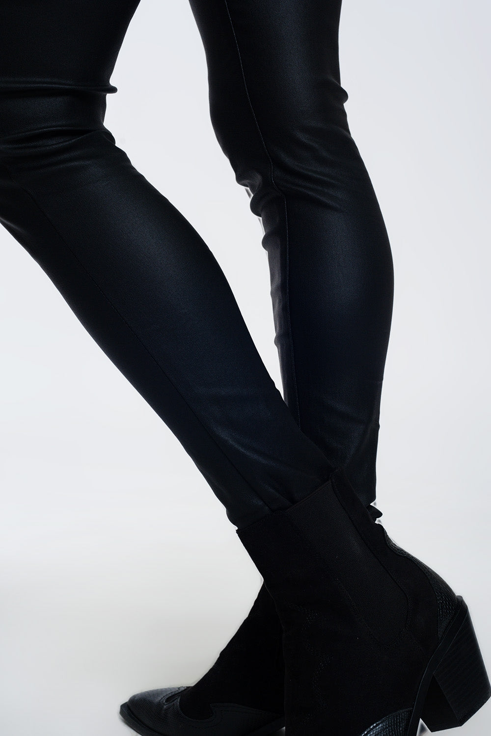 Pantaloni in tessuto spalmato nero