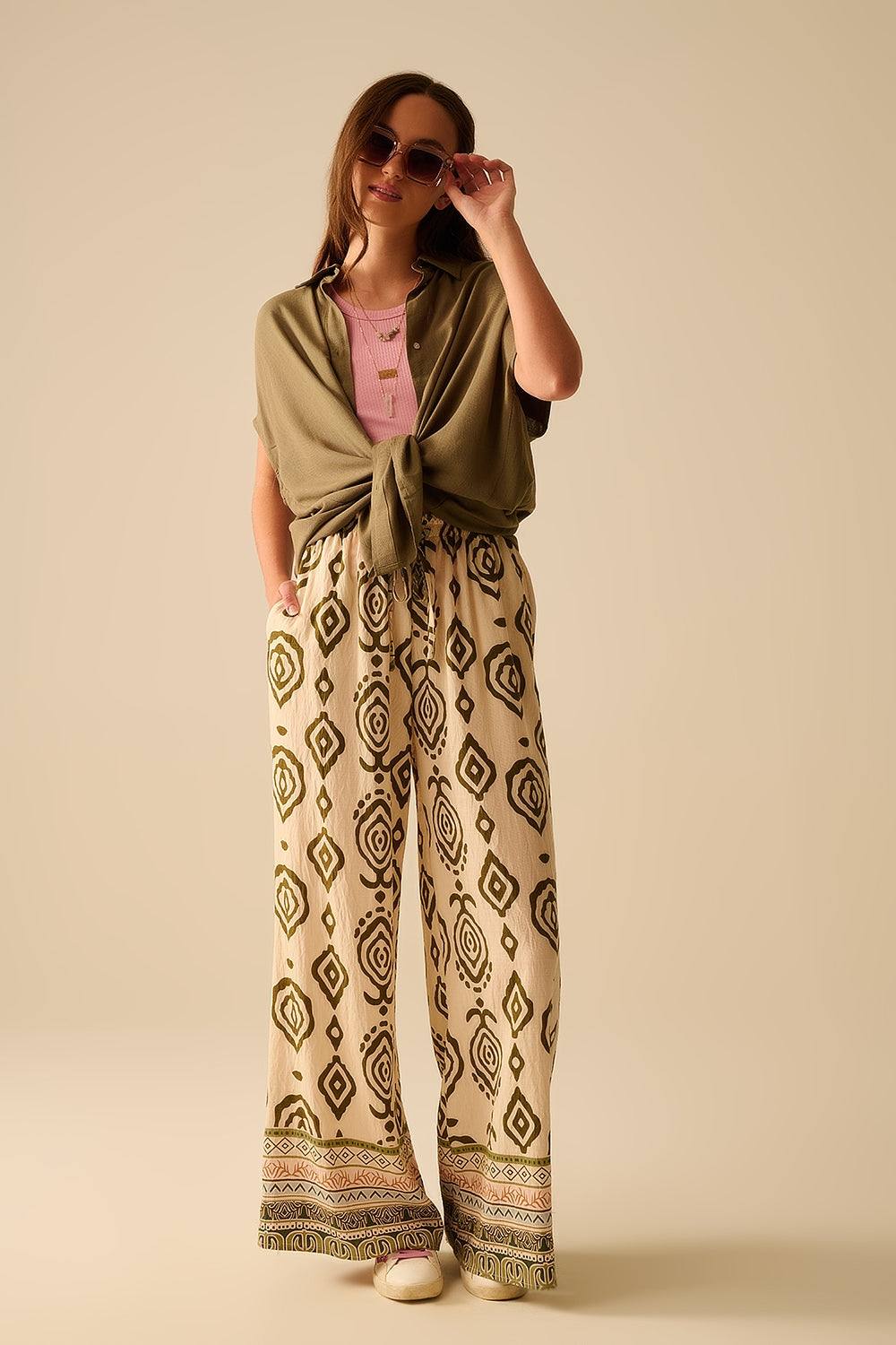 Pantaloni khaki a gamba larga con stampa boho