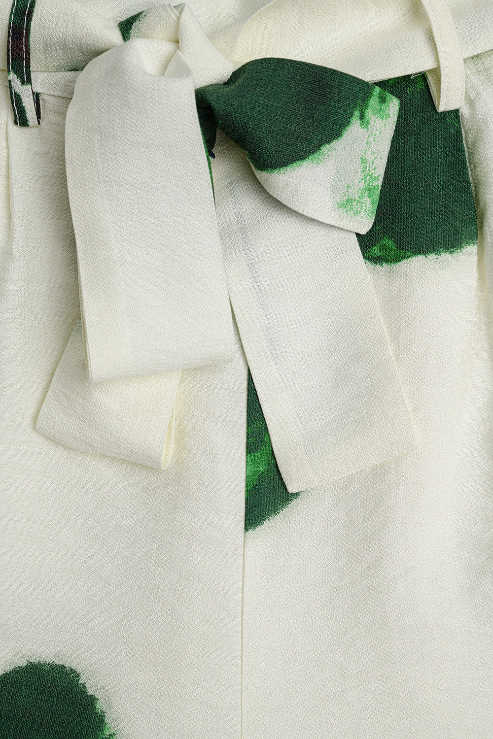 Pantaloni Palazzo Bianchi Con Stampa Floreale Tropicale Verde e Cintura Abbinata