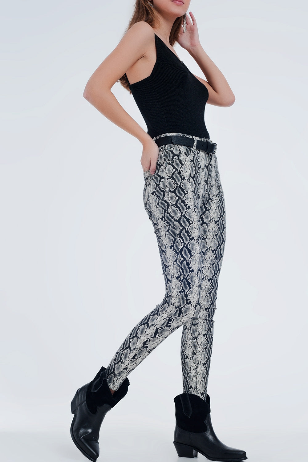 Pantaloni pitonati