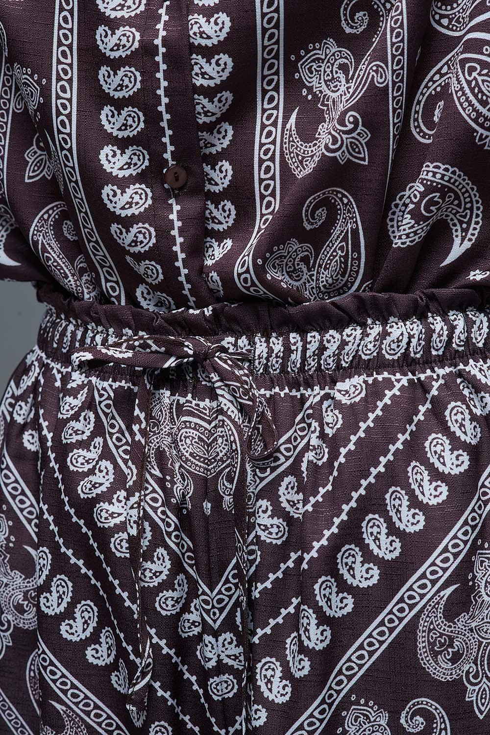 Pantaloni rilassati con stampa Paisley e coulisse regolabile in marrone