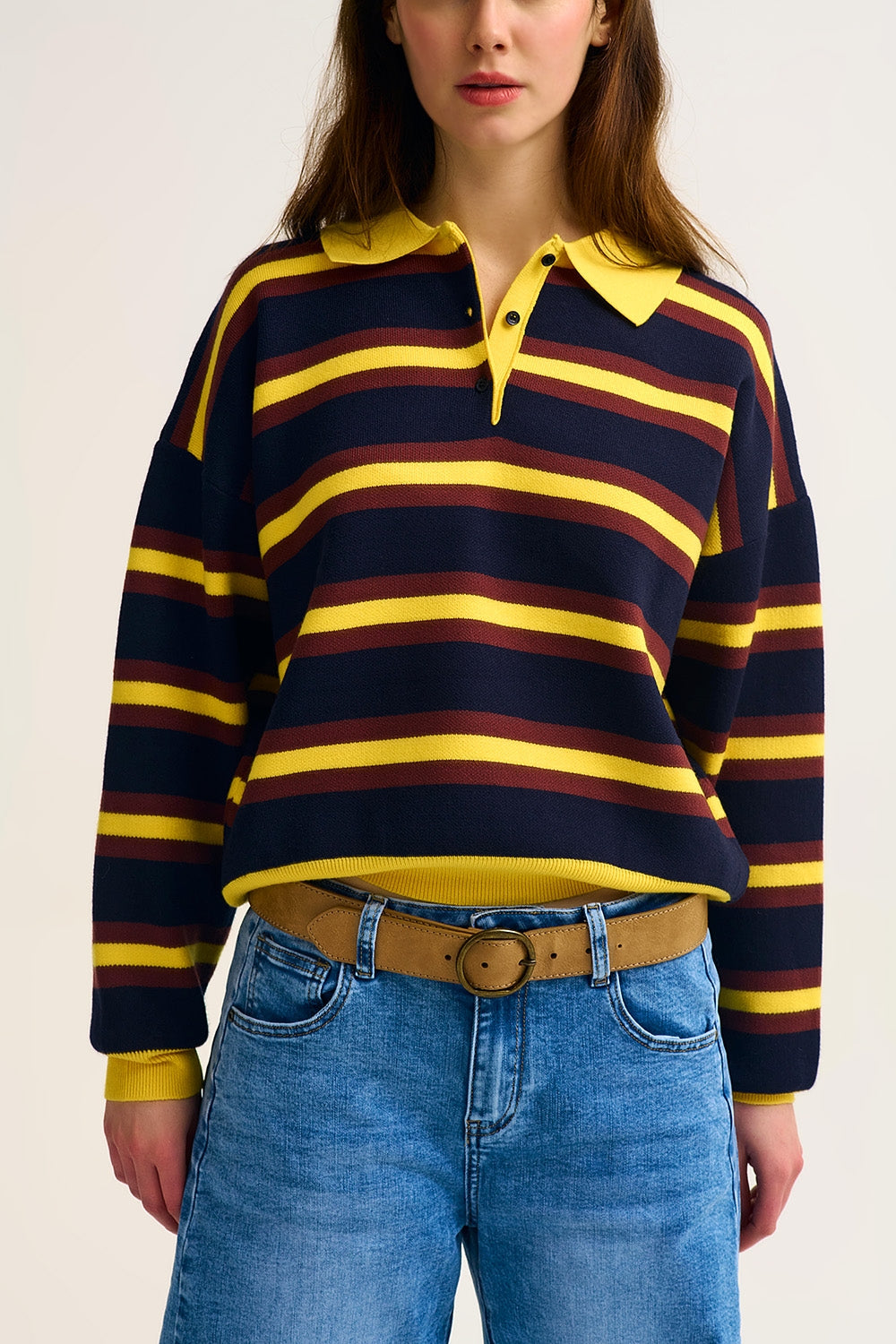 Polo a righe gialle con vestibilità rilassata