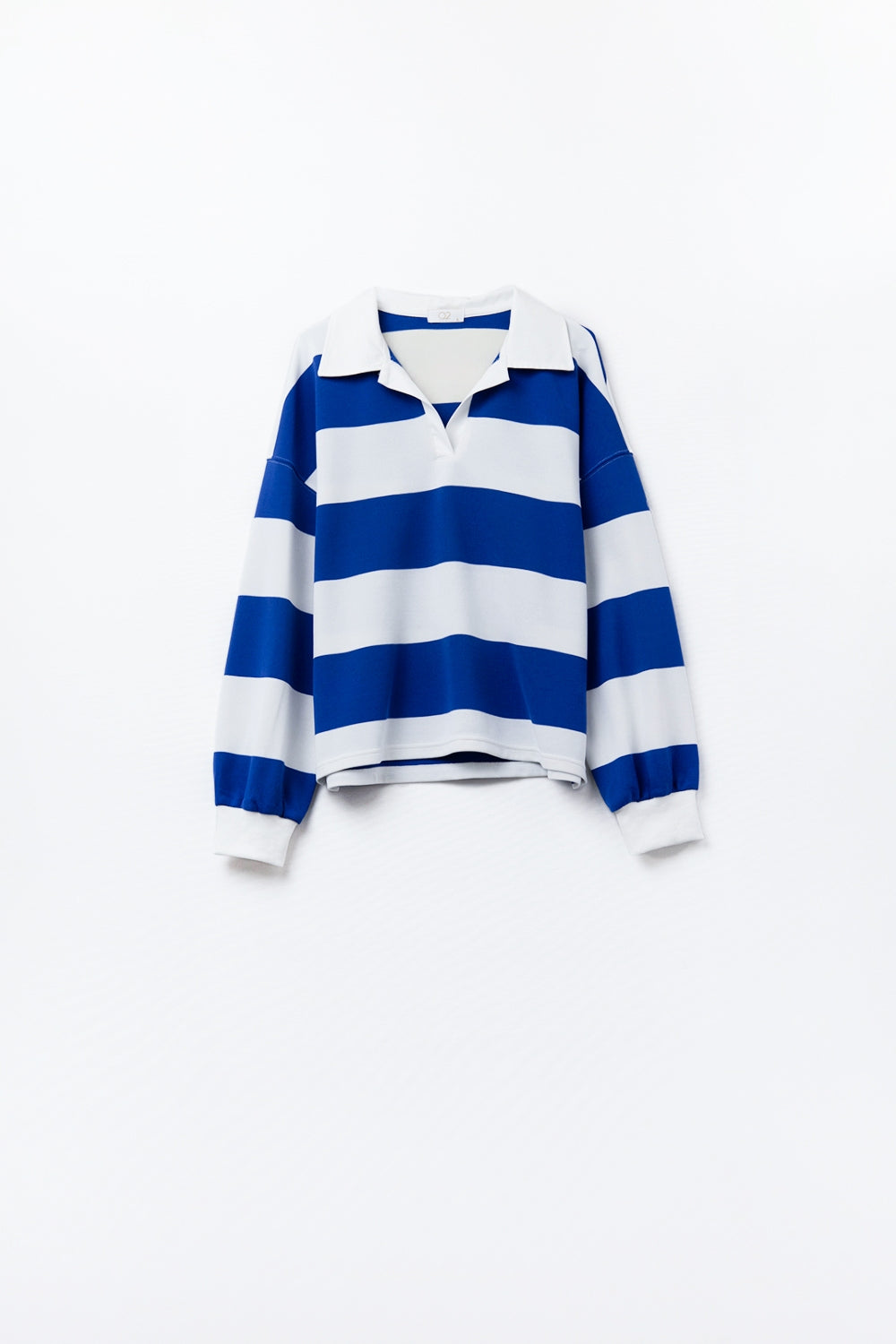 Polo a righe rilassata bianca con strisce blu