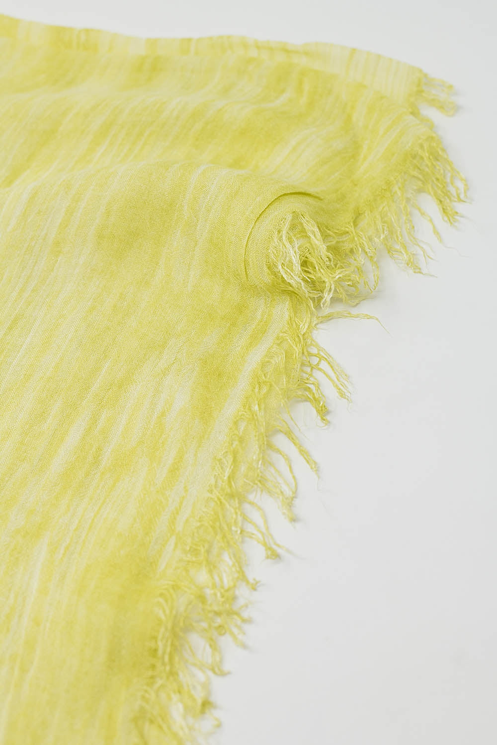 Sciarpa leggera in giallo