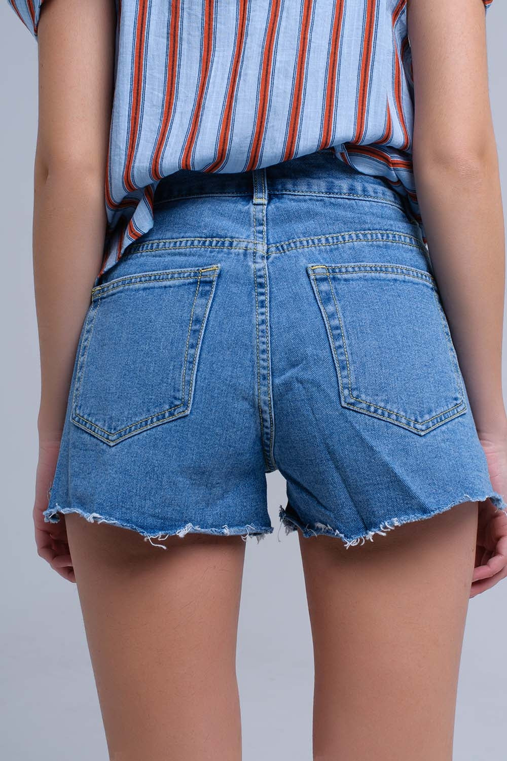 Shorts denim mid wash blu con disegno floreale
