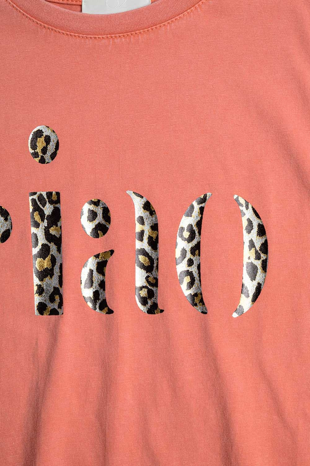 T-shirt arancione rilassata con Ciao in stampa leopardata