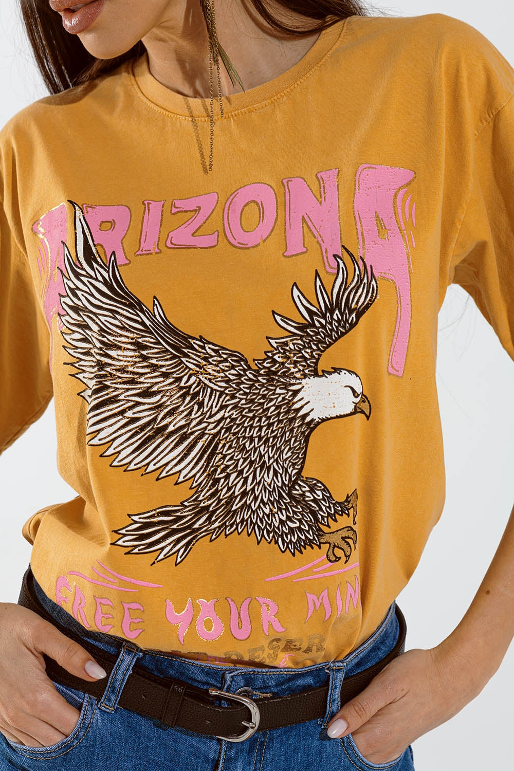 T-shirt Arizona con stampa digitale dell'aquila in arancione