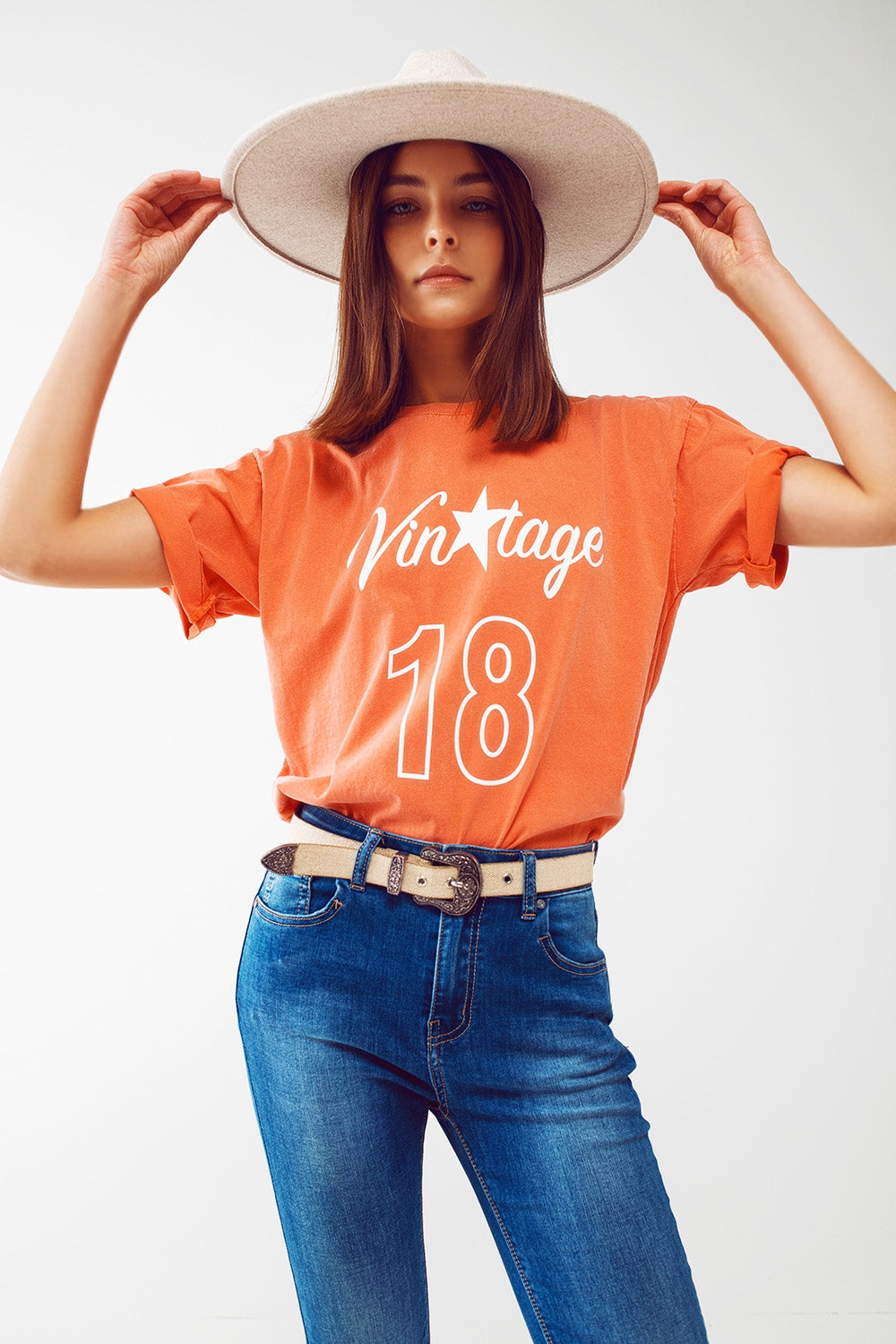 T-shirt con scritta Vintage 18 arancione