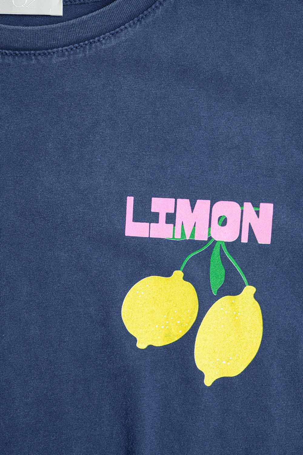 t-shirt navy rilassata con stampa di limoni