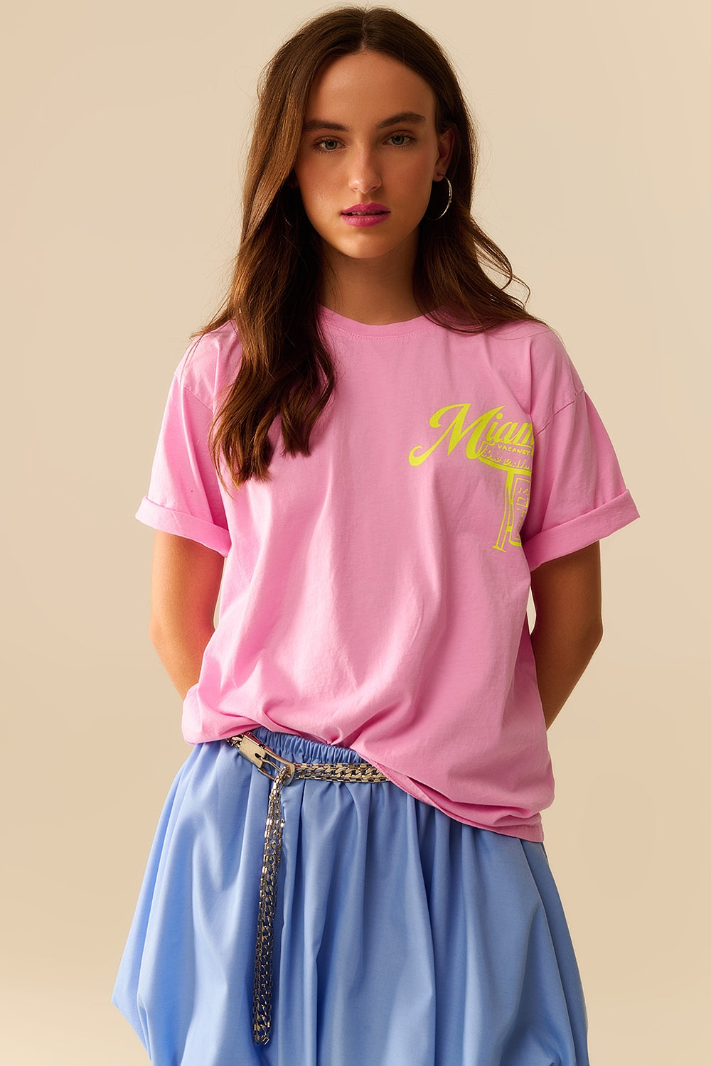 T-shirt rosa con stampa del logo Miami in giallo