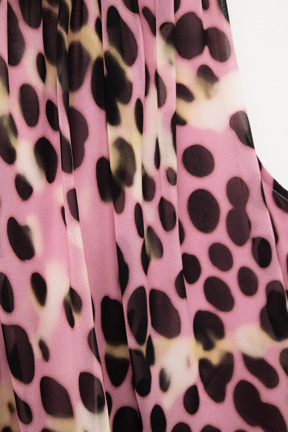 Top cropped a pieghe con stampa animalier in rosa e marrone