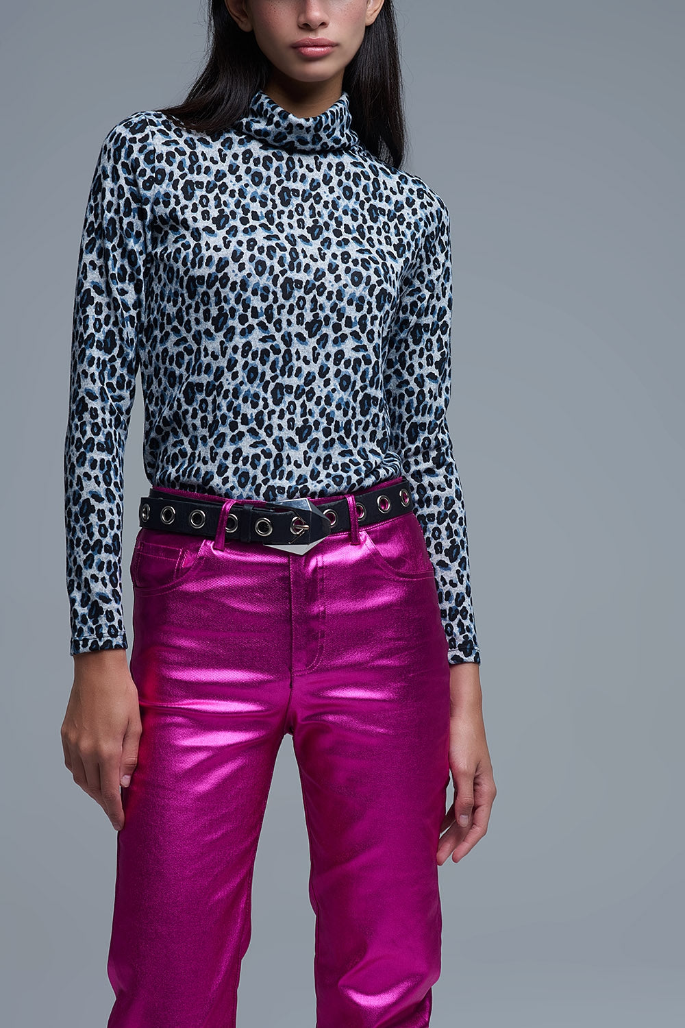 Top dolcevita a maniche lunghe con stampa leopardata grigia