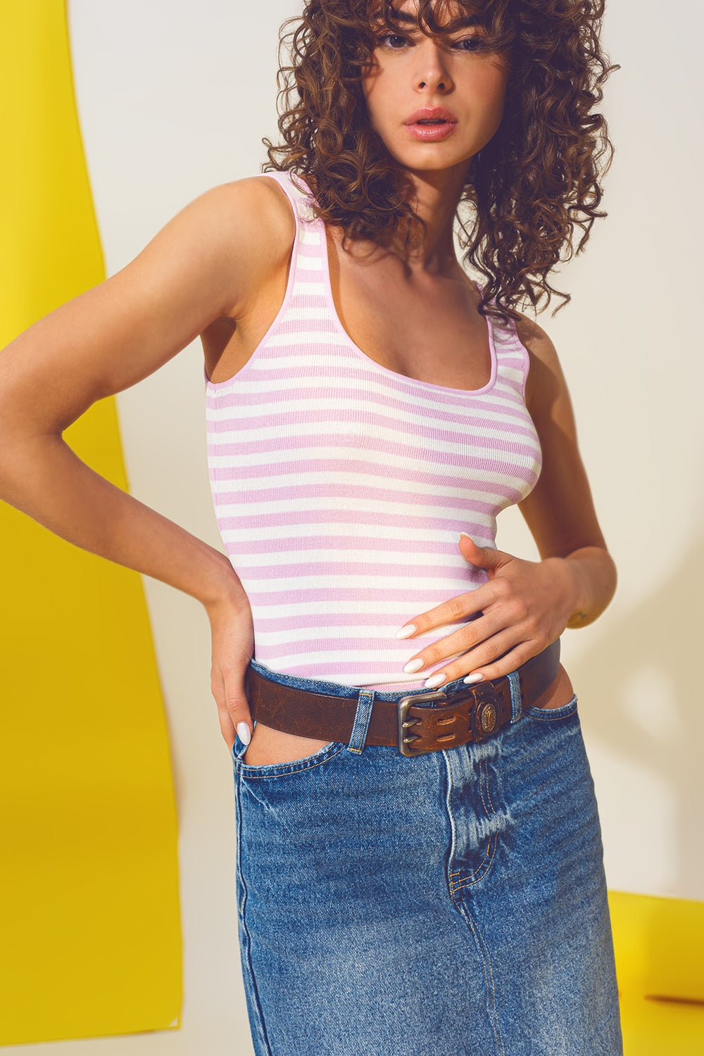 Top in maglia fine a righe bianche e rosa
