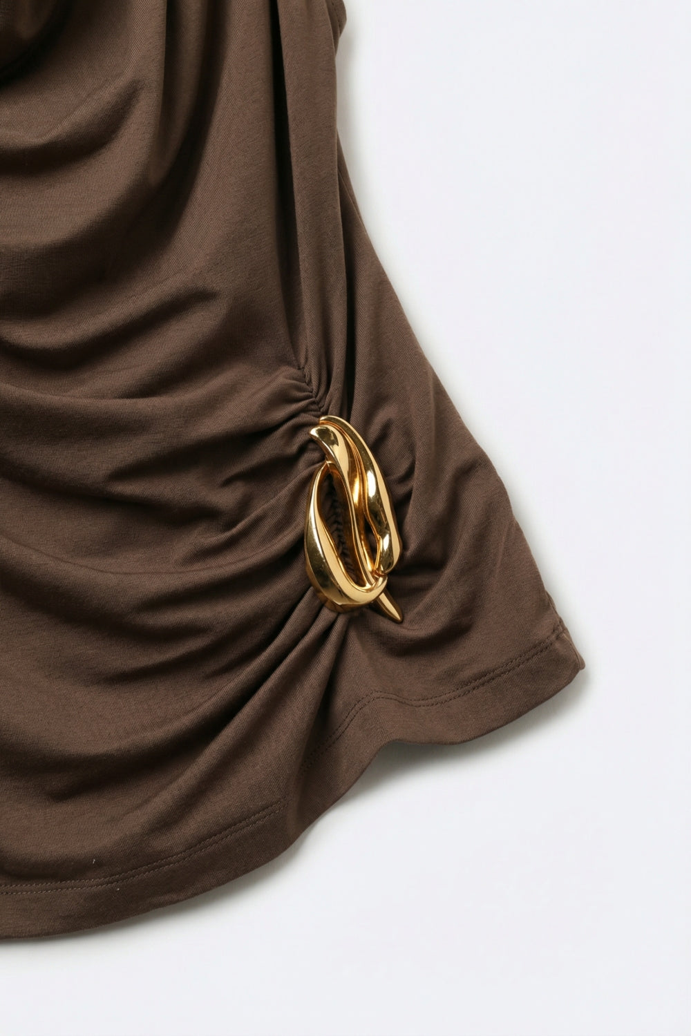 Top Marrone Senza Maniche Drappeggiato Con Decorazione in Metallo Dorato