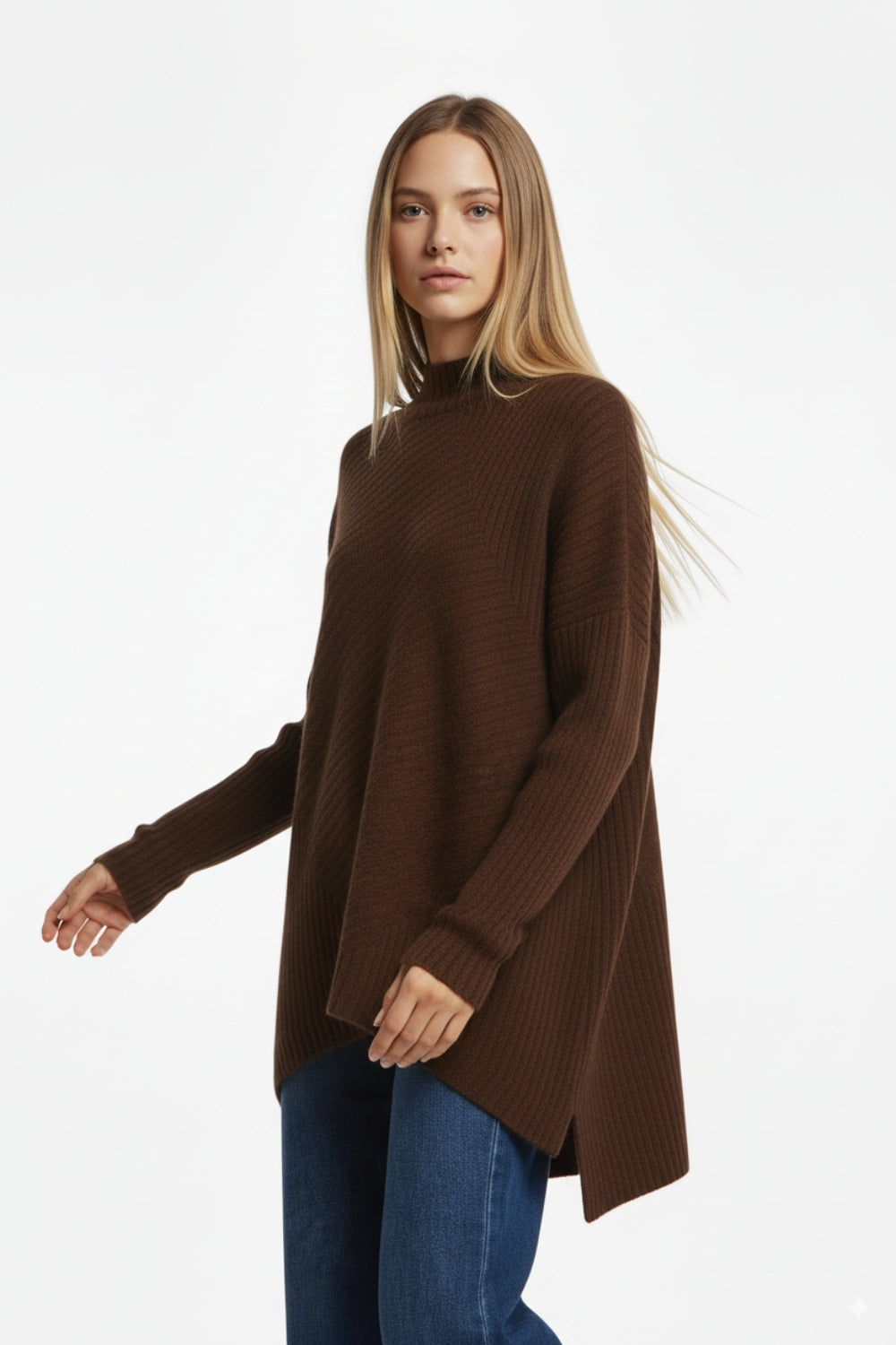 Tunica asimmetrica marrone in maglia a coste