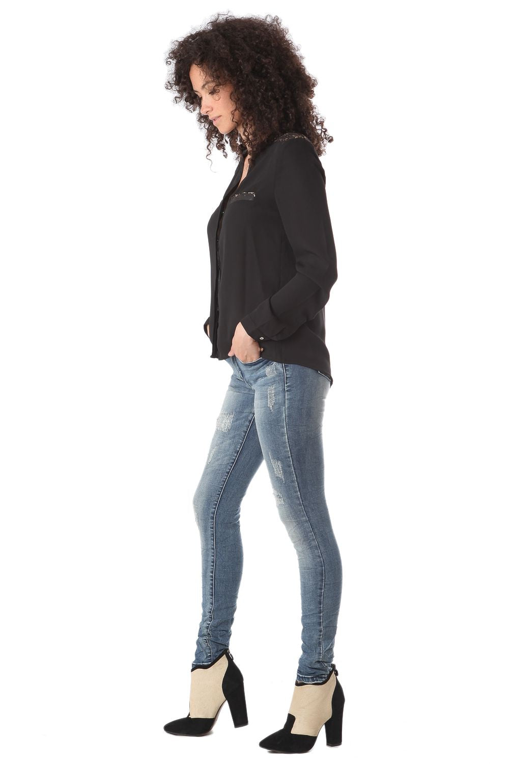 Jeans cigarrette con effetto consumato