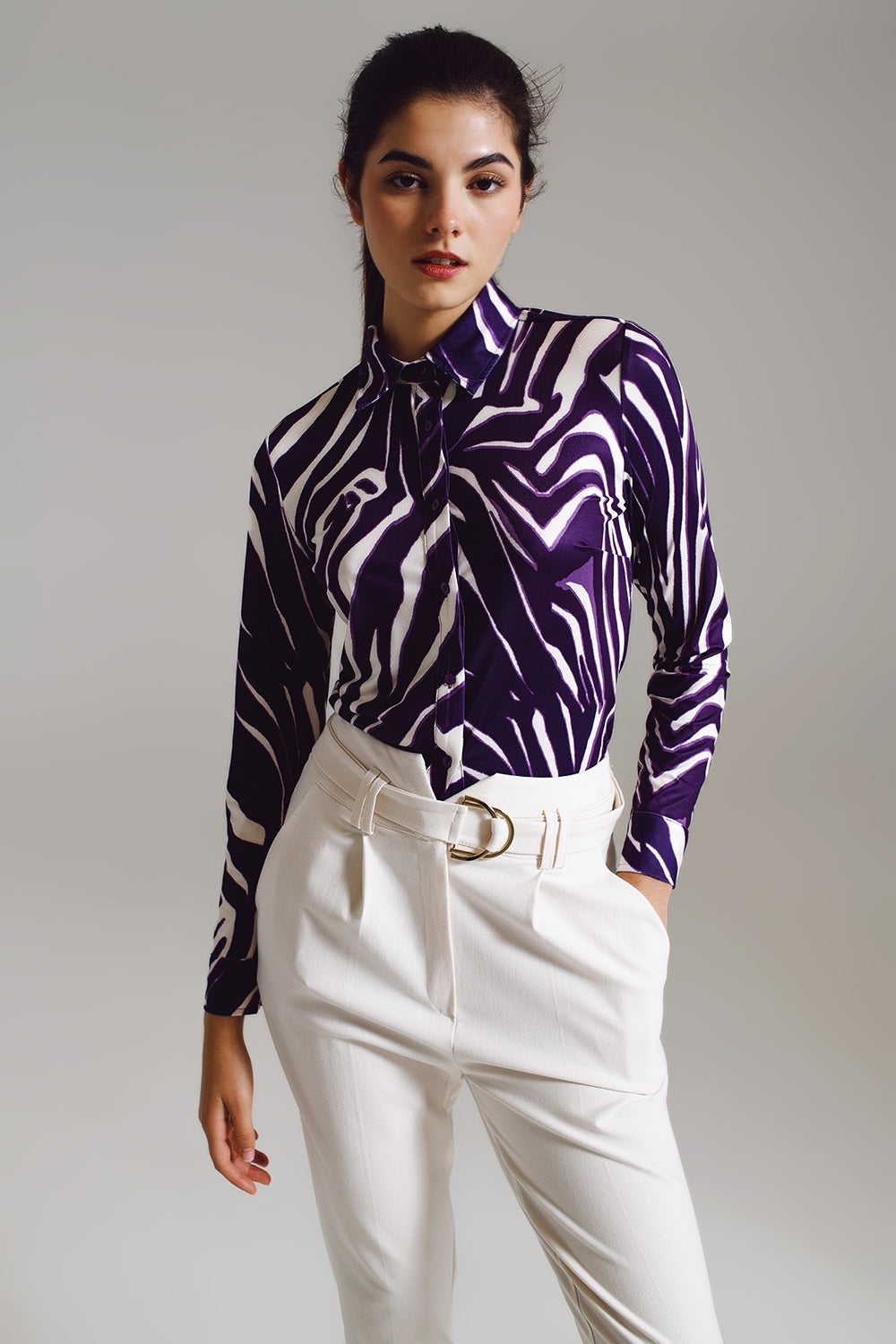 Q2 Blusa con stampa zebra in viola e crema