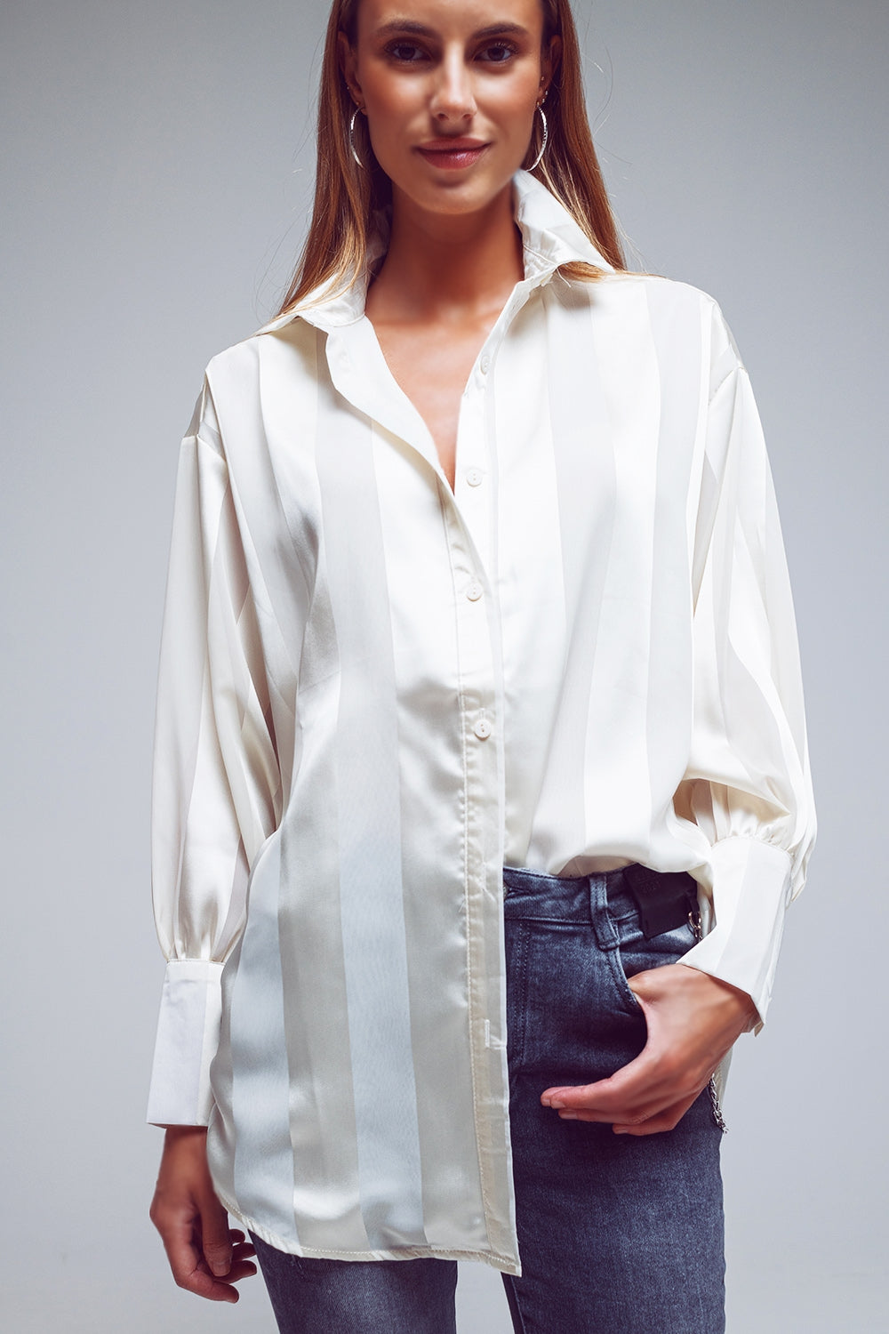 Camicia oversize con design a righe e maniche a palloncino in crema