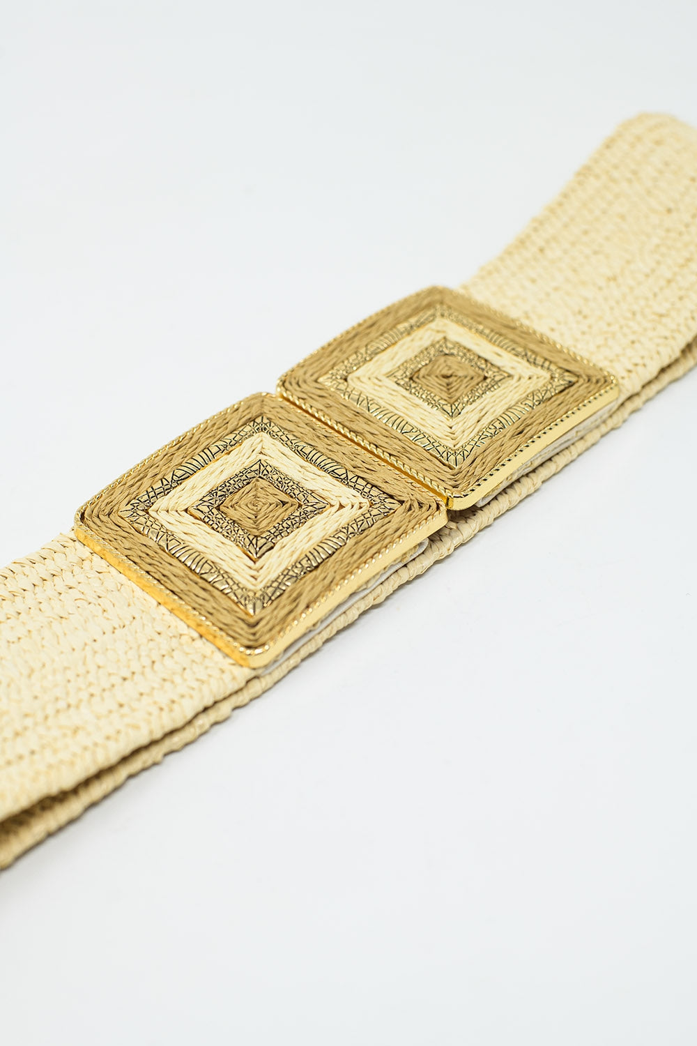 Cintura intrecciata beige con fibbia quadrata con dettagli dorati