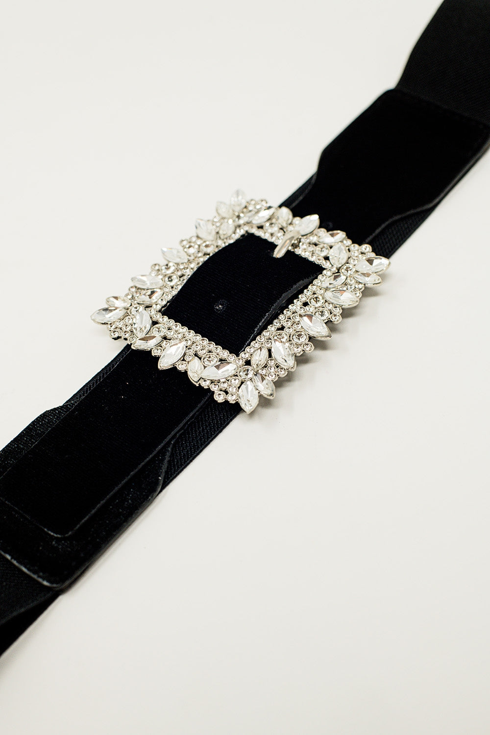 Cintura nera con strass ed elastico regolabile