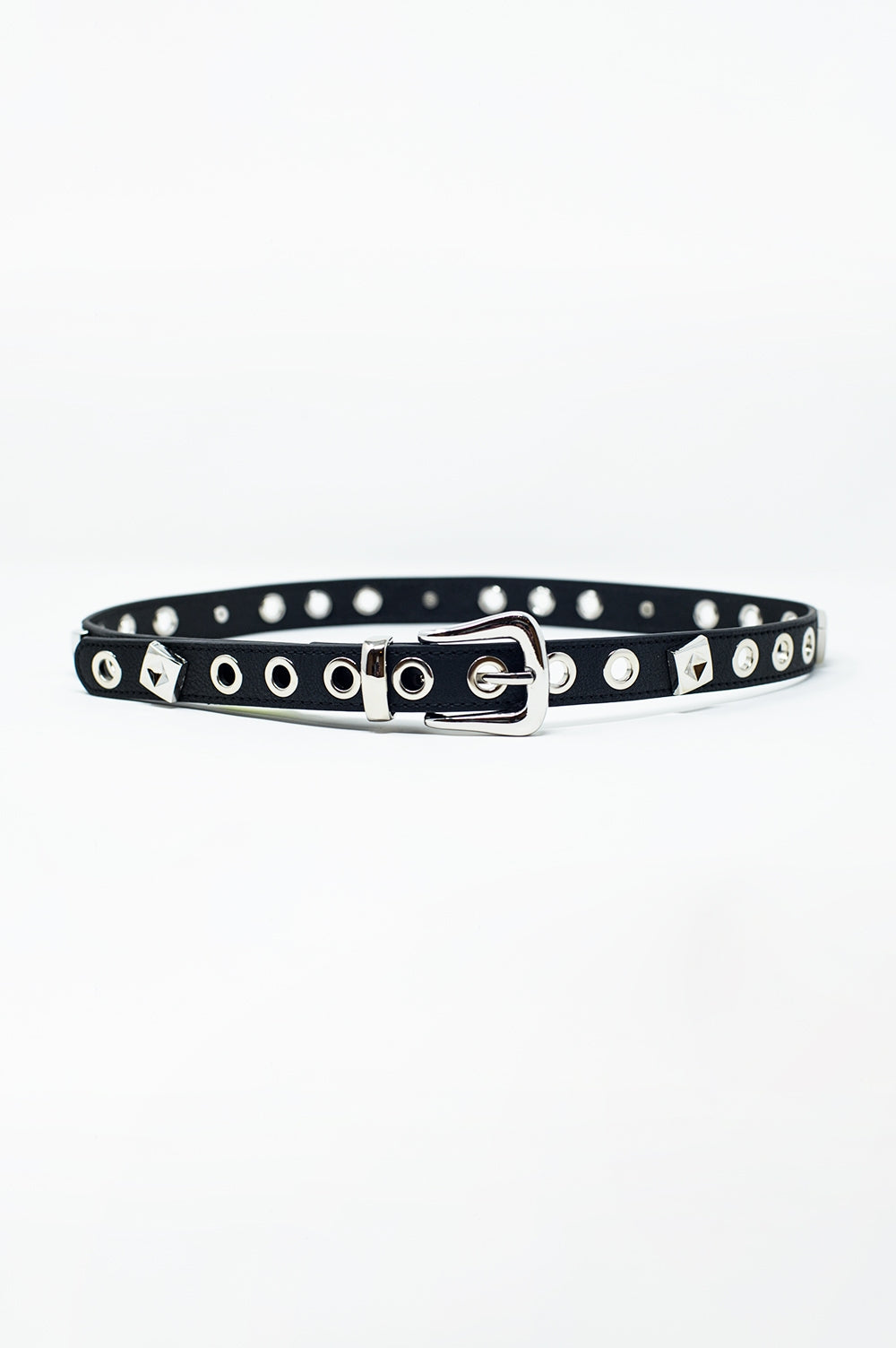 Cintura sottile in pelle nera con dettagli in argento