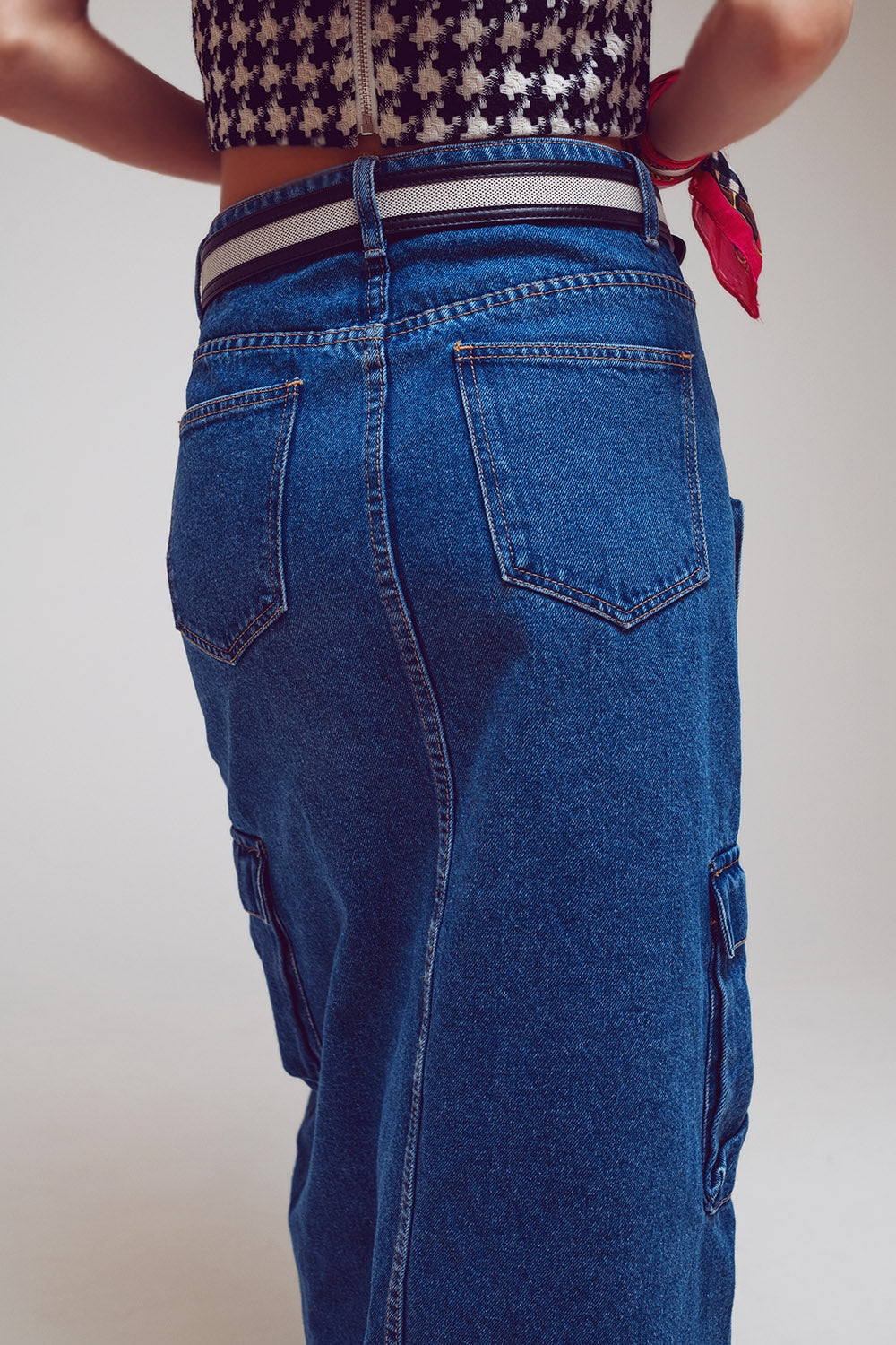 Gonna cargo lunga in denim con bottoni in lavaggio medio