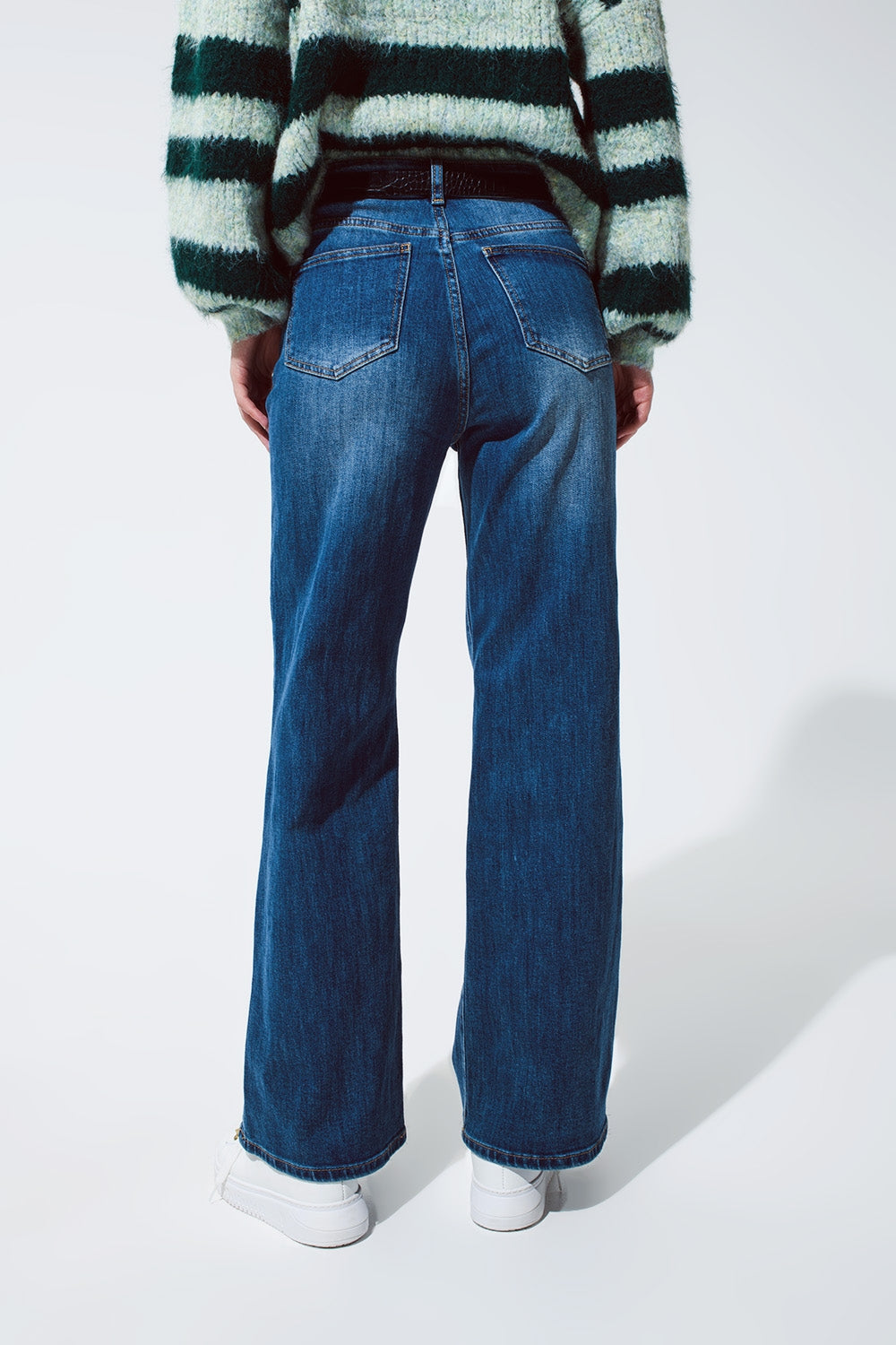 Jeans basic a gamba super dritta con lavaggio medio