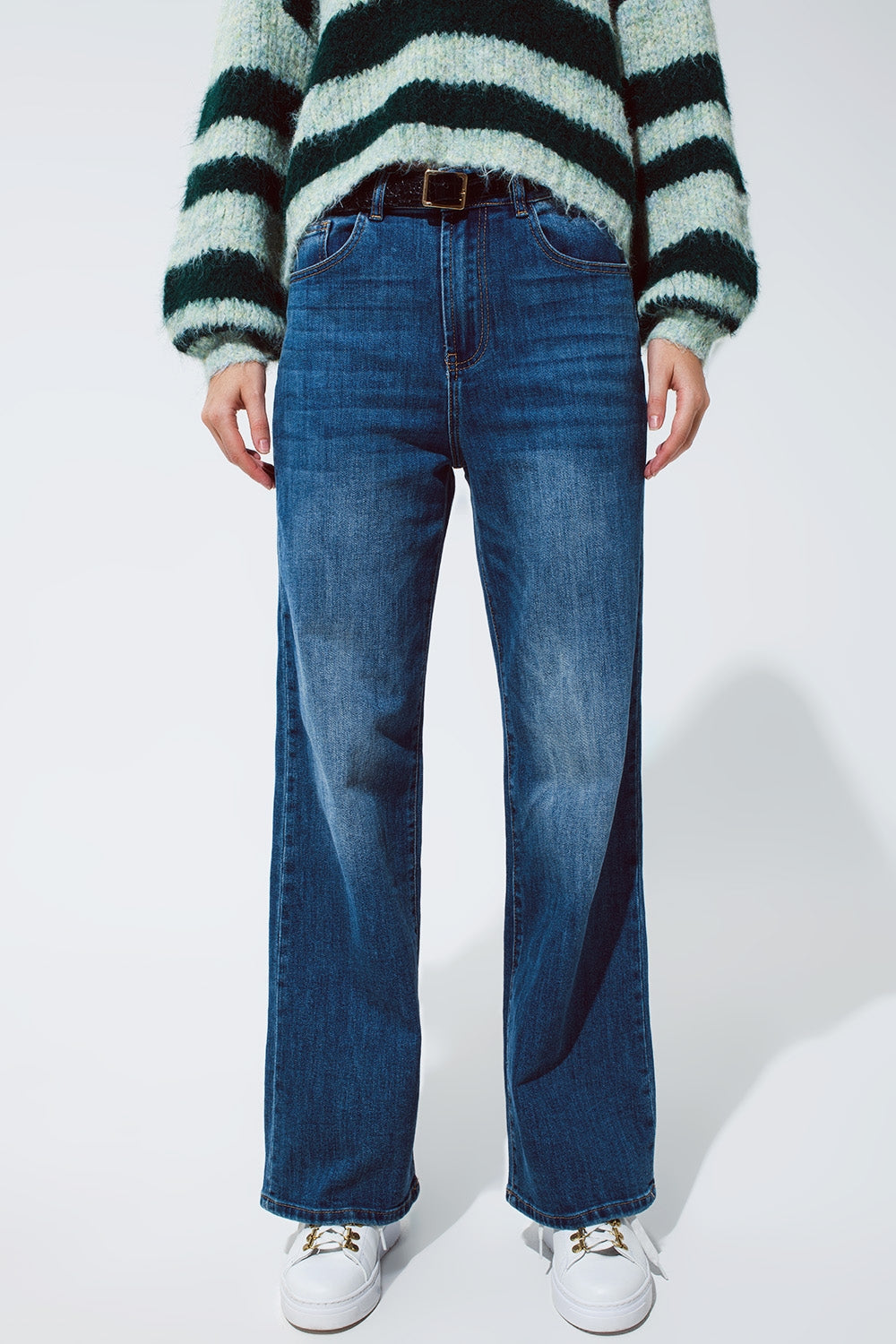 Jeans basic a gamba super dritta con lavaggio medio