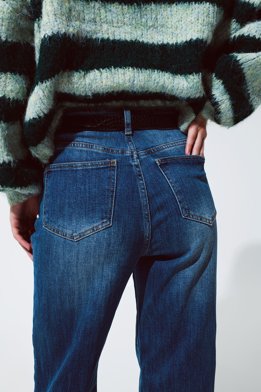 Jeans basic a gamba super dritta con lavaggio medio