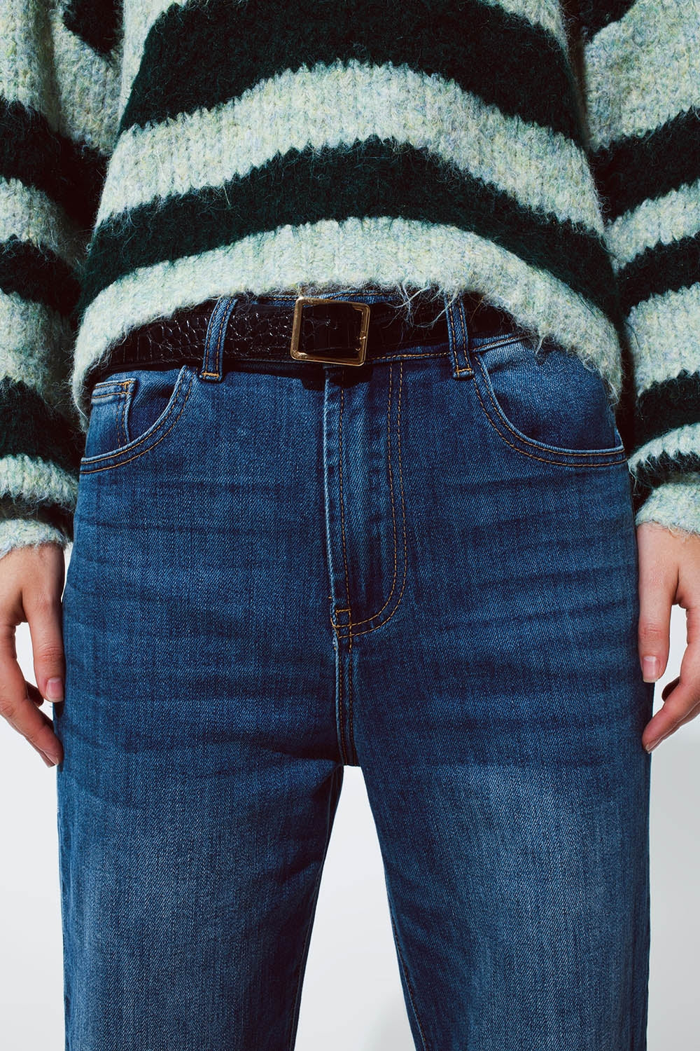 Jeans basic a gamba super dritta con lavaggio medio