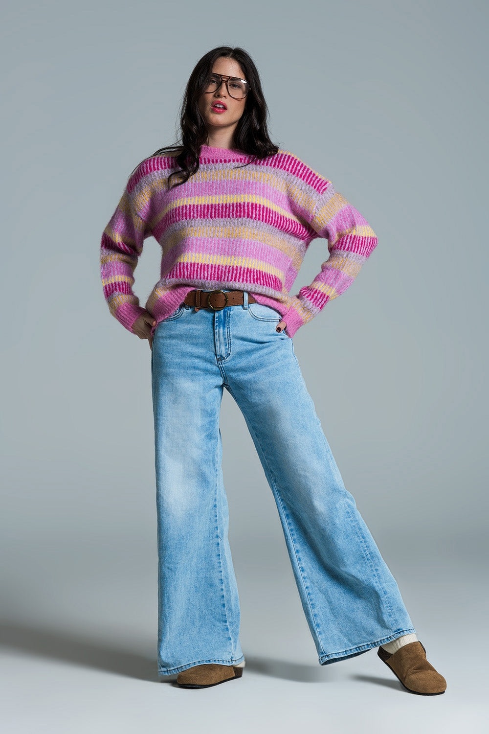 Jeans stile Mom a gamba larga con lavaggio chiaro